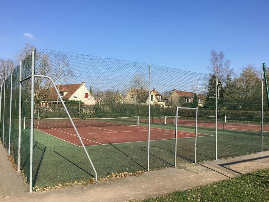 Gite D'Etape Du Tilleul, 4-8 Personnes La Celle-les-Bordes Zewnętrze zdjęcie