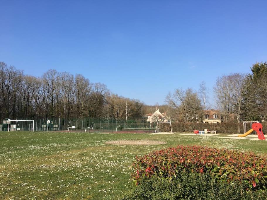 Gite D'Etape Du Tilleul, 4-8 Personnes La Celle-les-Bordes Zewnętrze zdjęcie